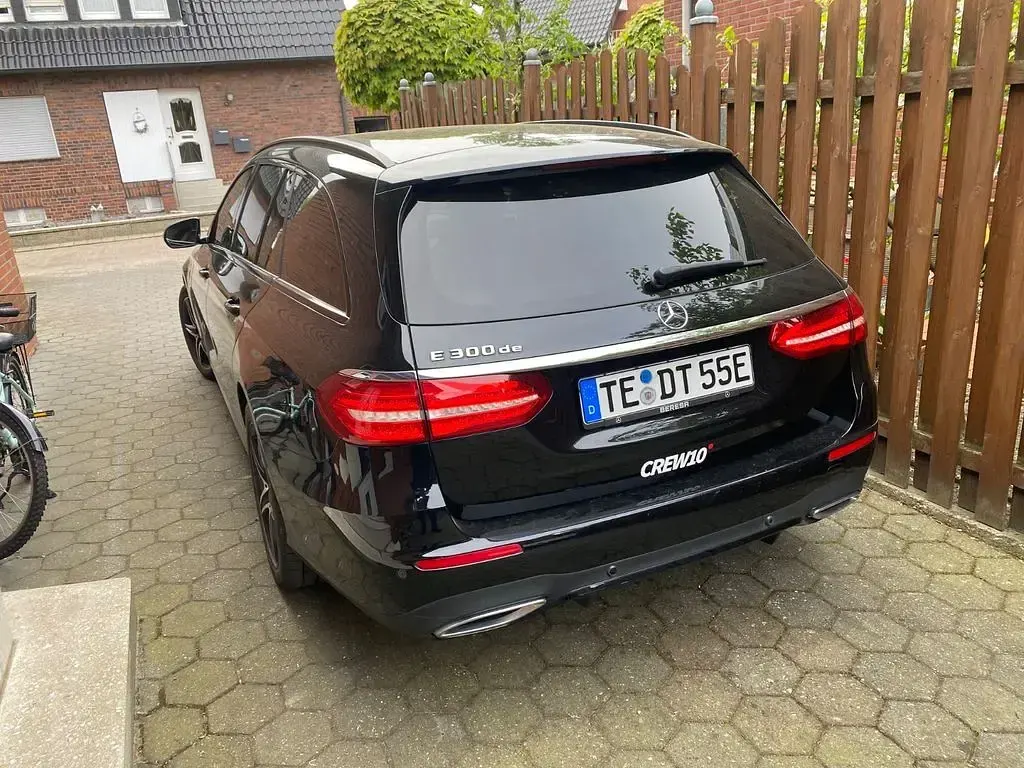 Second-hand Mercedes E300 306 CP (225 kW) 2019 Negru Berlinǎ