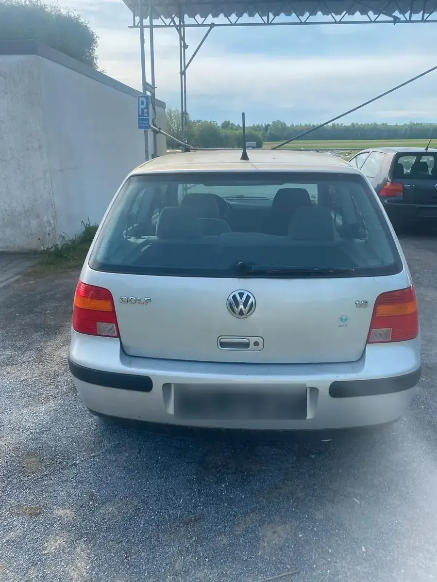 Second-hand VW Golf IV 1999 Argintiu Hatchback