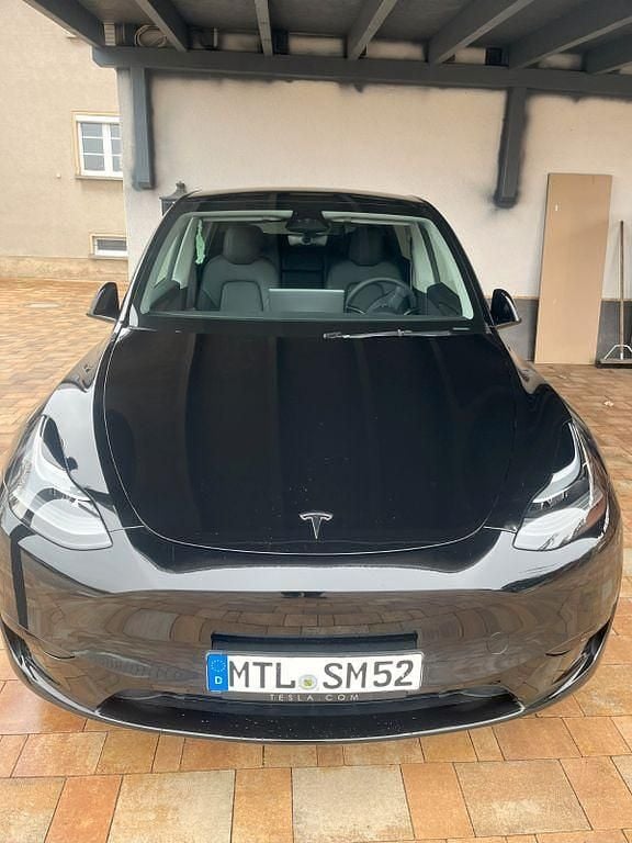 Schwarz Gebraucht 2024 Tesla Model Y SUV | 35.900 € (Fairer Preis) - Bild 1/4