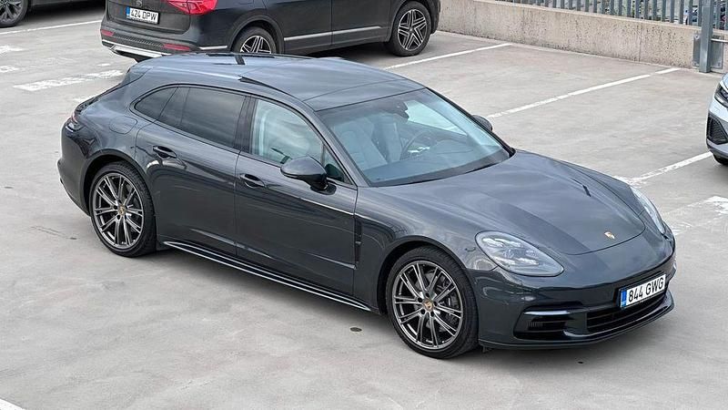 Grau Gebraucht 2020 Porsche Panamera 4 Sport Turismo Limousine | 57.500 € - Bild 1/4