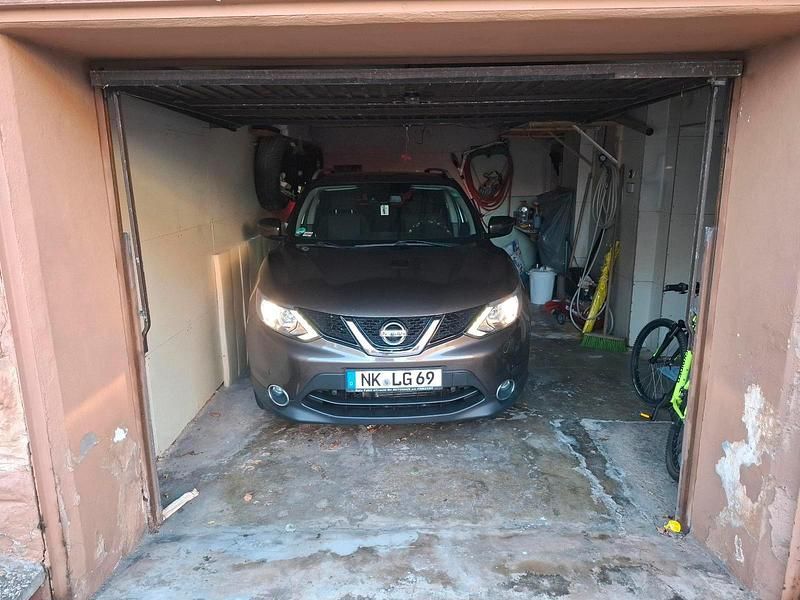 Braun Gebraucht 2015 Nissan Qashqai SUV | 10.500 € - Bild 1/4