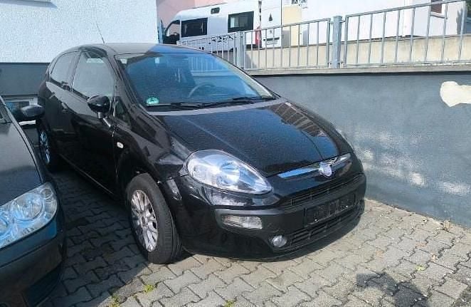 Schwarz Gebraucht 2010 Fiat Grande Punto Kleinwagen | 2.500 € (Fairer Preis) - Bild 1/4