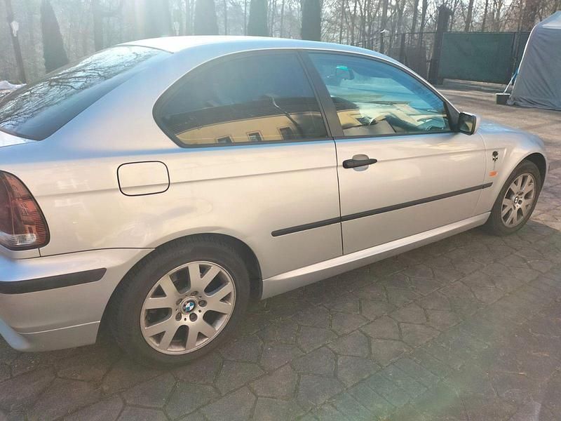 Gebraucht BMW 316 116 PS (85 kW) 2005 Silber Coupé