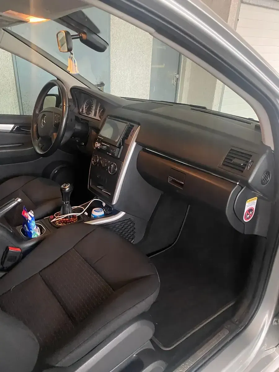 Gebraucht Mercedes B200 140 PS (102 kW) 2010 Silber Van / Kleinbus