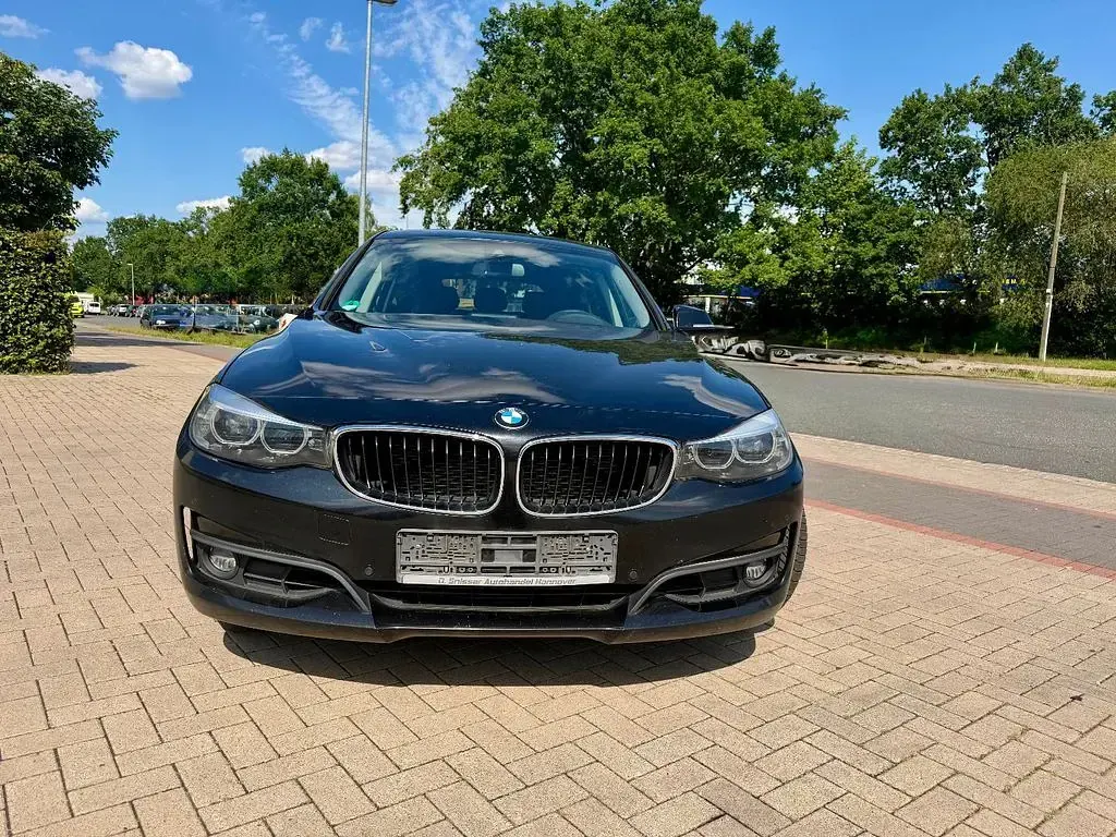 Gebraucht BMW 330 258 PS (189 kW) 2018 Schwarz Limousine