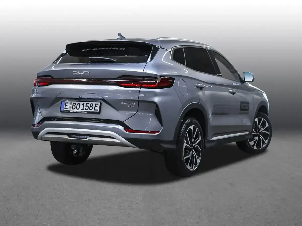 Neu BYD Seal U Boost 218 PS (160 kW) 2026 Grau SUV