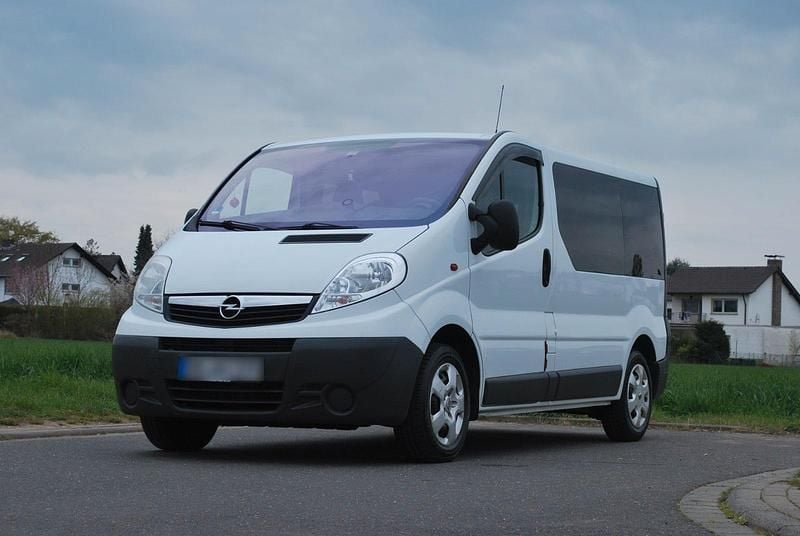 Gebraucht Opel Vivaro Cosmo 144 PS (105 kW) 2014 Weiß Van / Kleinbus