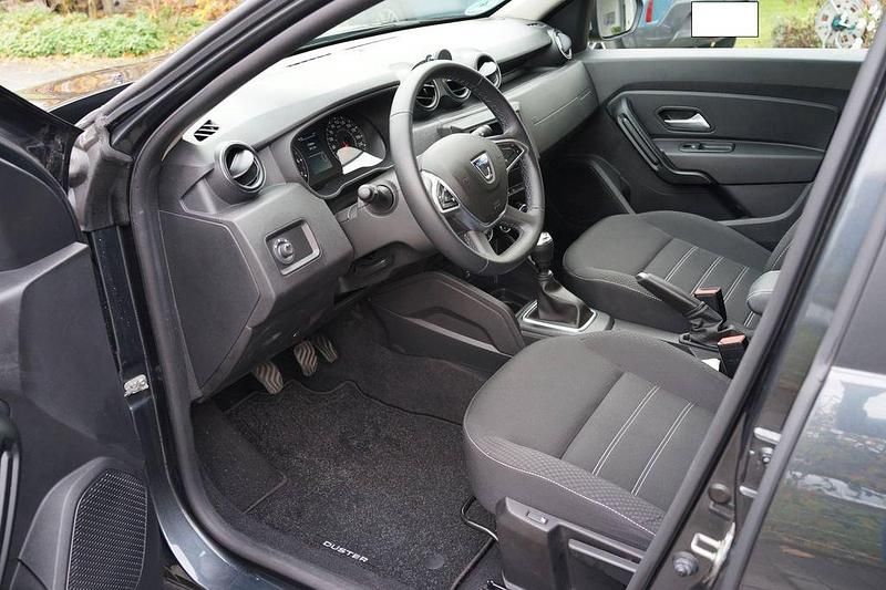 Gebraucht Dacia Duster Comfort 131 PS (96 kW) 2023 Grau SUV