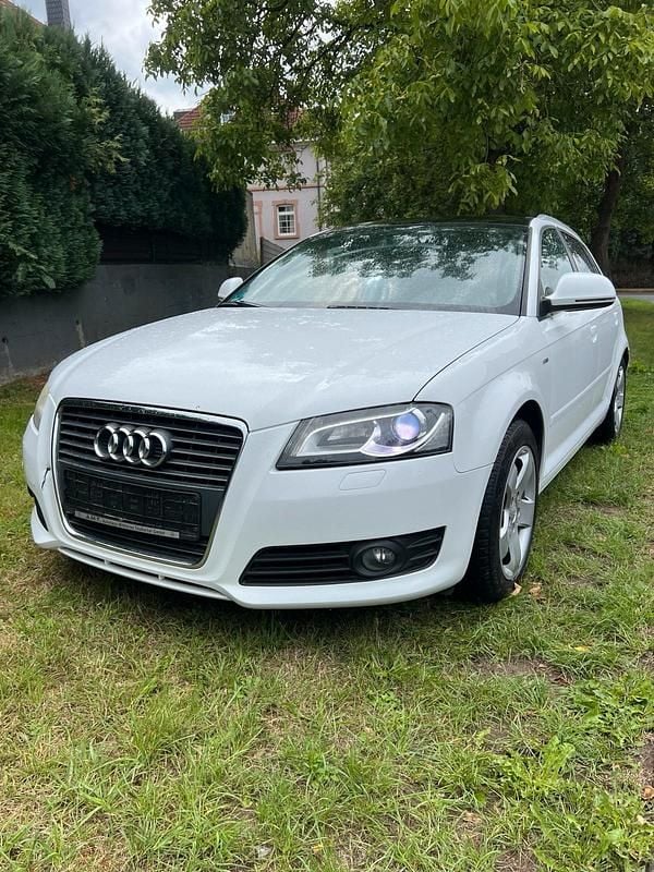 Weiß Gebraucht 2008 Audi A3 Sportback S-Line Limousine | 2.999 € (Guter Preis) - Bild 1/4