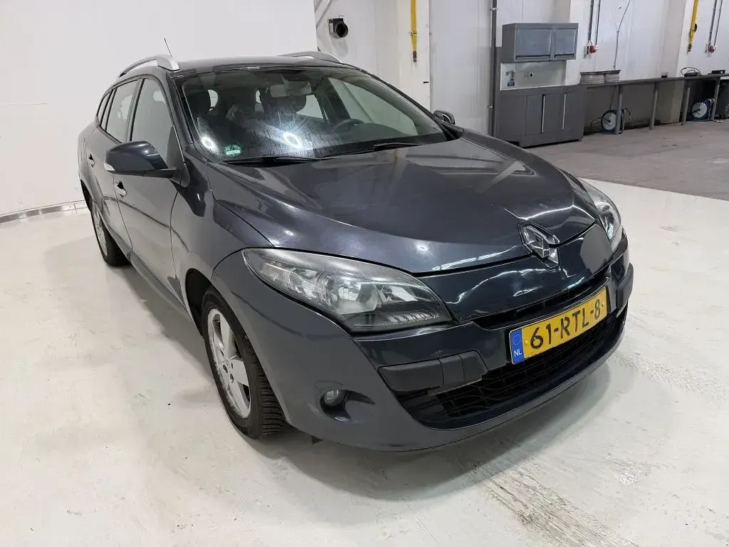 Gebraucht Renault Mégane GrandTour Dynamique 110 PS (80 kW) 2011 Grau Kombi