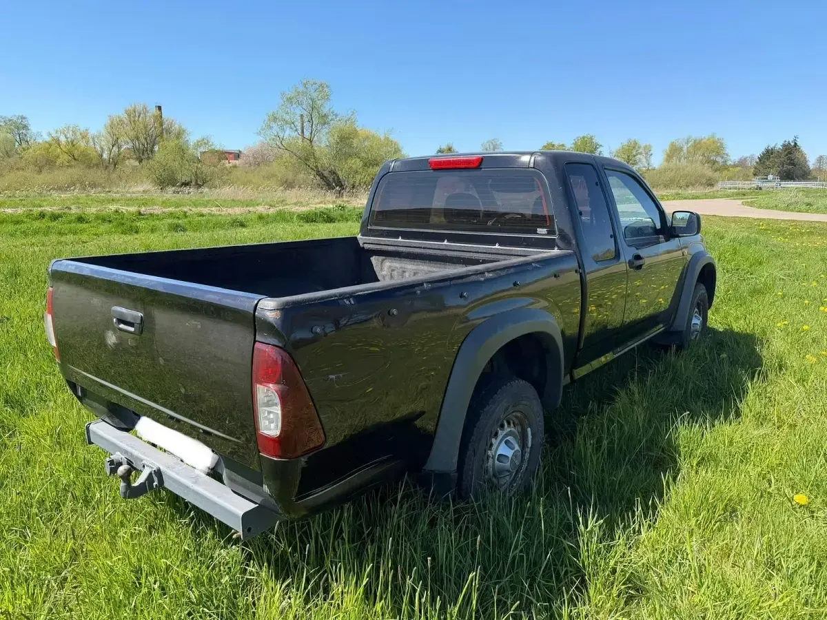 Gebraucht Isuzu D-Max 136 PS (100 kW) 2008 Schwarz Pickup