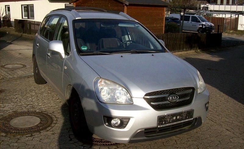 Gebraucht Kia Carens 144 PS (105 kW) 2007 Silber Van / Kleinbus