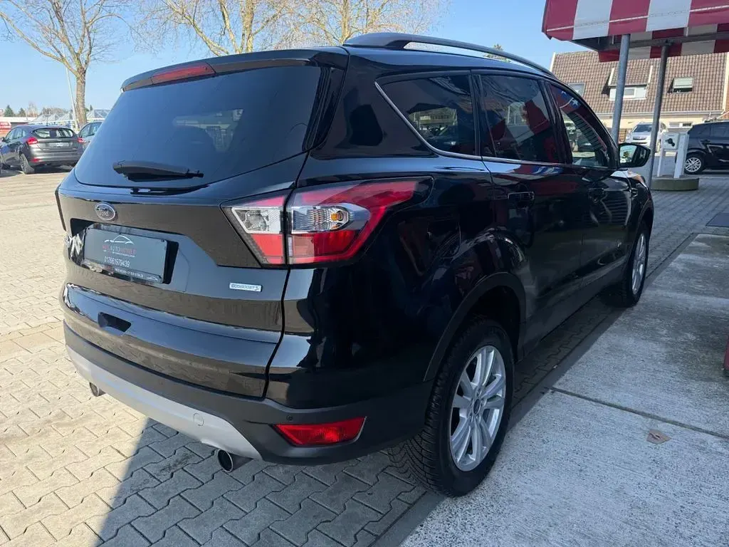 Gebraucht Ford Kuga 182 PS (133 kW) 2018 Schwarz SUV