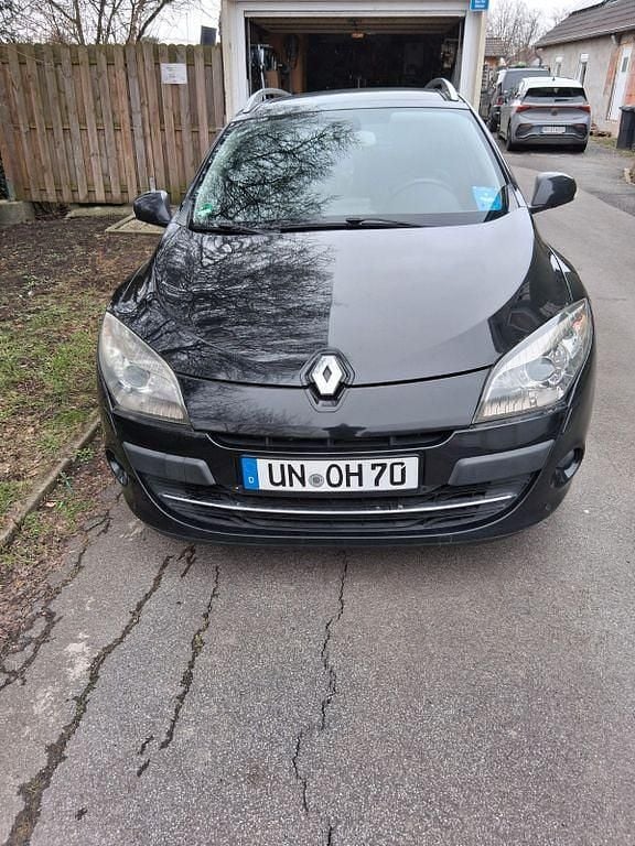 Gebraucht Renault Mégane III 140 PS (102 kW) 2010 Schwarz Limousine
