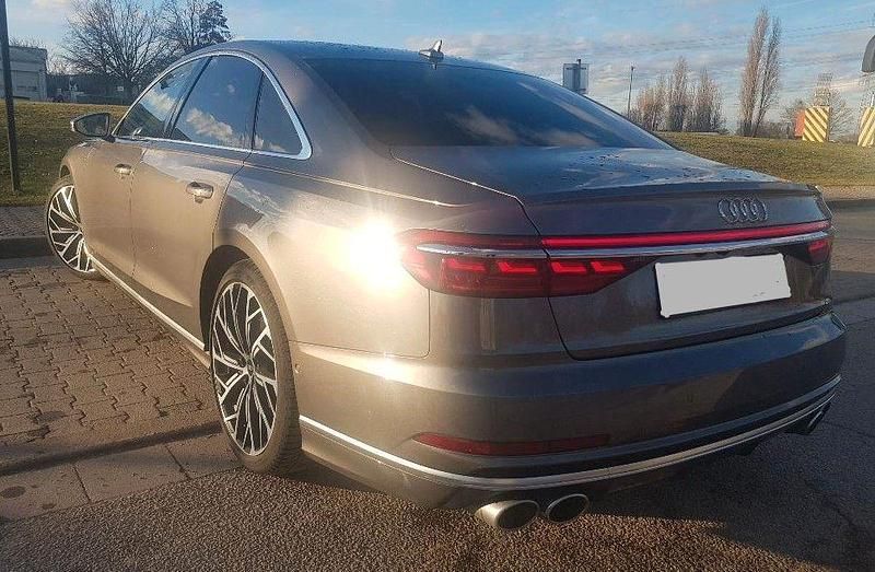 Gebraucht Audi S8 Sport 571 PS (419 kW) 2021 Braun Limousine