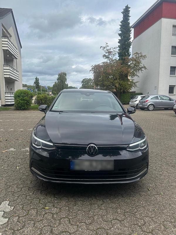 Gebraucht VW Golf VIII 150 PS (110 kW) 2021 Schwarz Kleinwagen