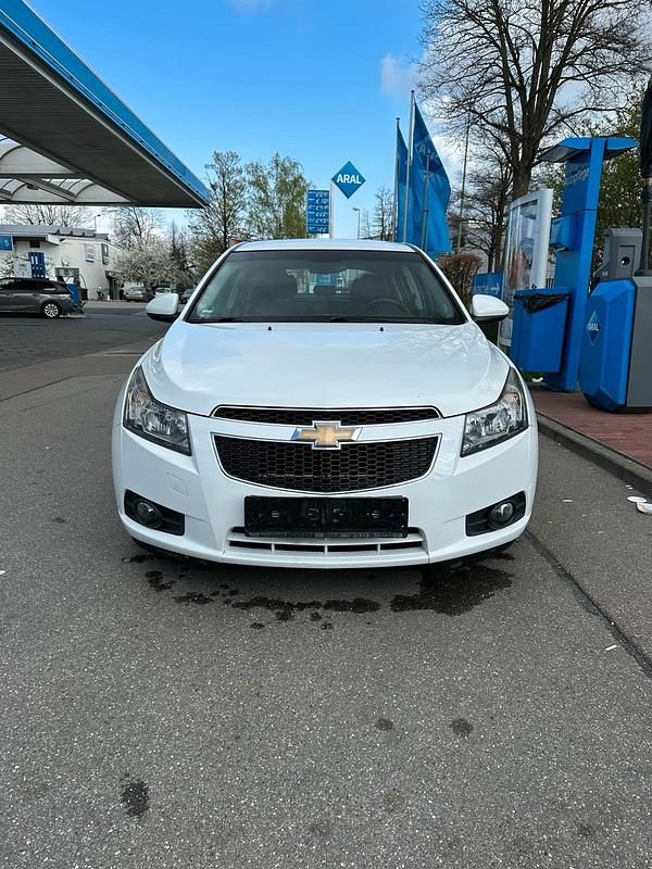 Gebraucht Chevrolet Cruze 163 PS (119 kW) 2013 Weiß Limousine