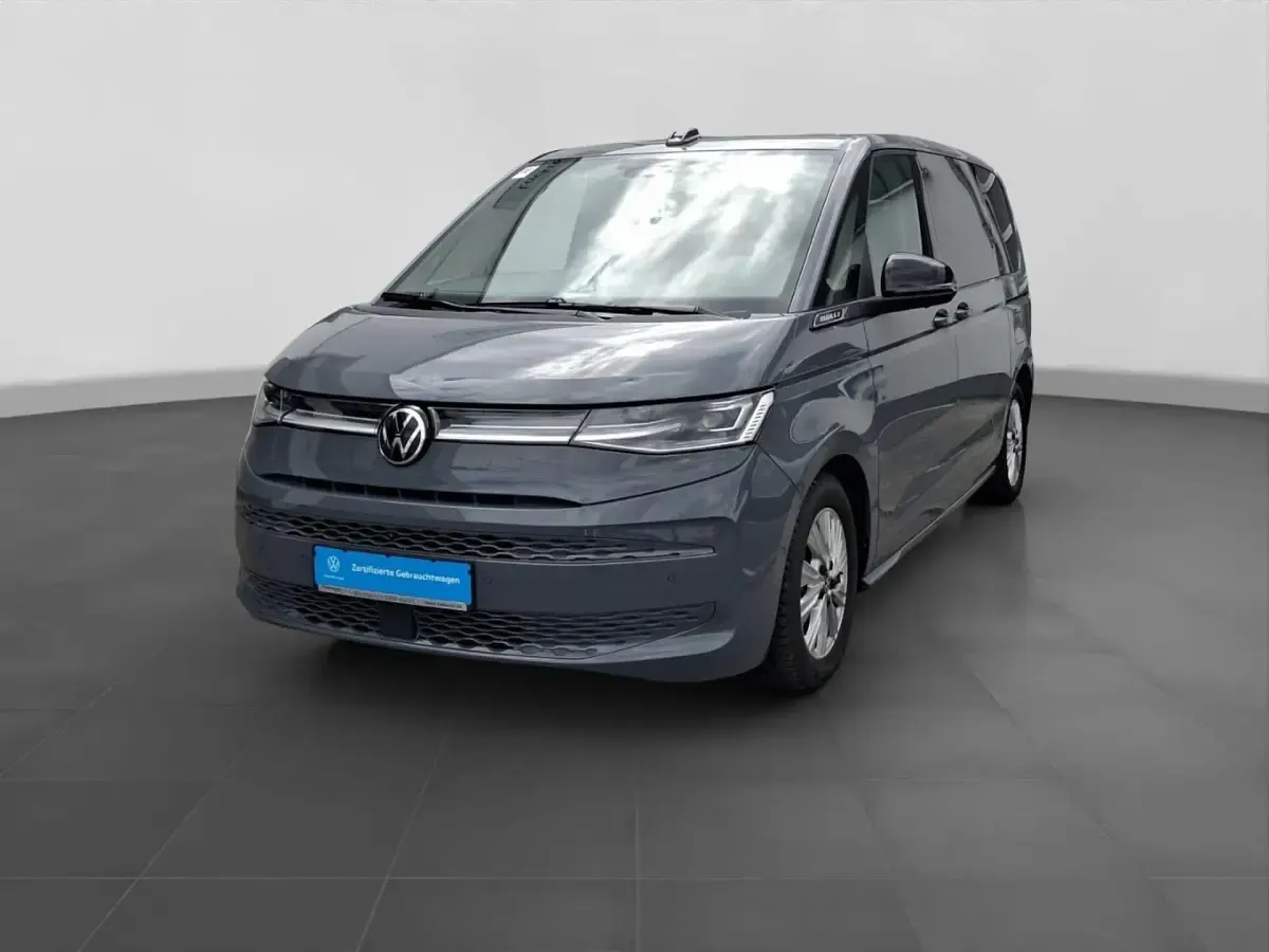 Gebraucht VW Multivan Life 150 PS (110 kW) 2025 Grau Van / Kleinbus