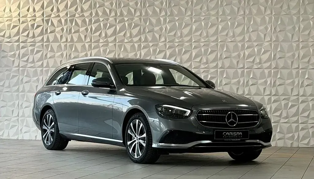 Gebraucht Mercedes E300 194 PS (142 kW) 2021 Grau Limousine