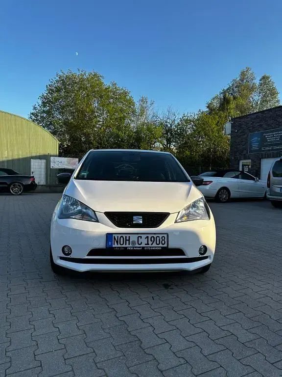 Gebraucht Seat Mii Chic 60 PS (44 kW) 2019 Weiß Kleinwagen