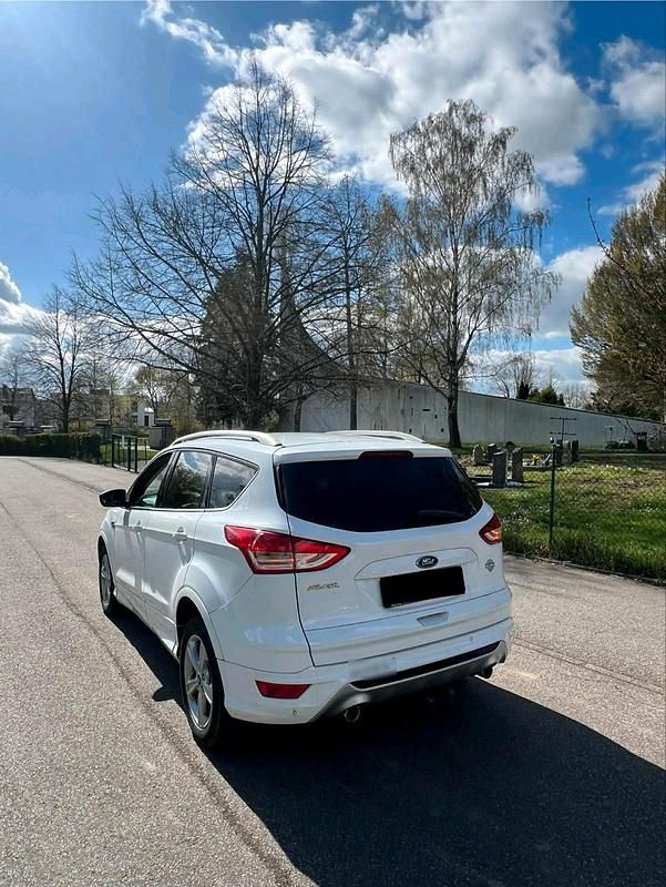 Gebraucht Ford Kuga ST-Line 163 PS (119 kW) 2014 Weiß SUV