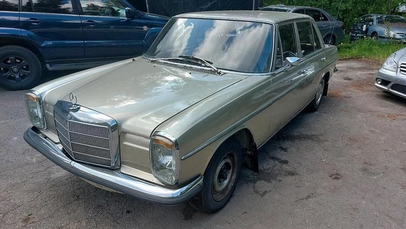 Gebraucht 1973 Mercedes W114 Limousine | 5.999 € - Bild 1/4