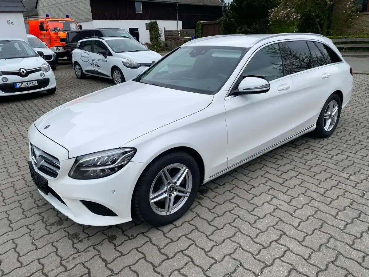 Gebraucht Mercedes C220 194 PS (142 kW) 2020 Weiß Kombi