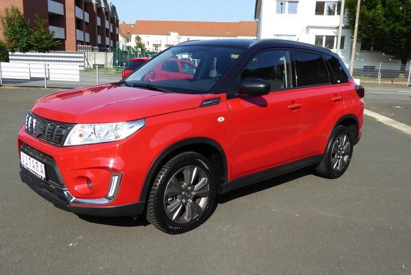 Rot Gebraucht 2019 Suzuki Vitara Comfort SUV | 14.490 € (Guter Preis) - Bild 1/4