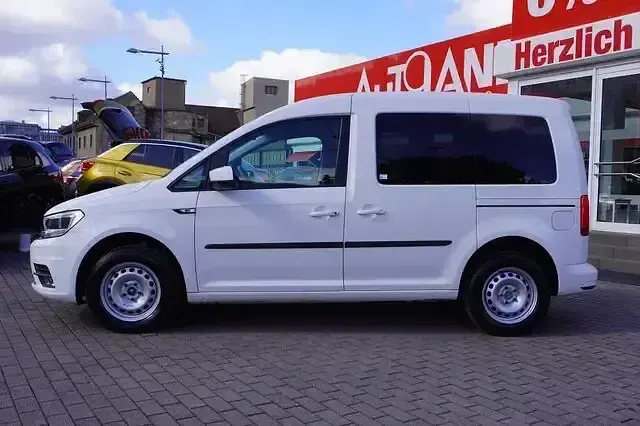Gebraucht VW Caddy Trendline 102 PS (75 kW) 2021 Weiß Van / Kleinbus
