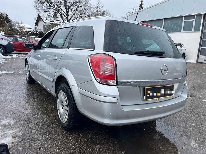 Gebraucht Opel Astra 116 PS (85 kW) 2008 Silber Kombi