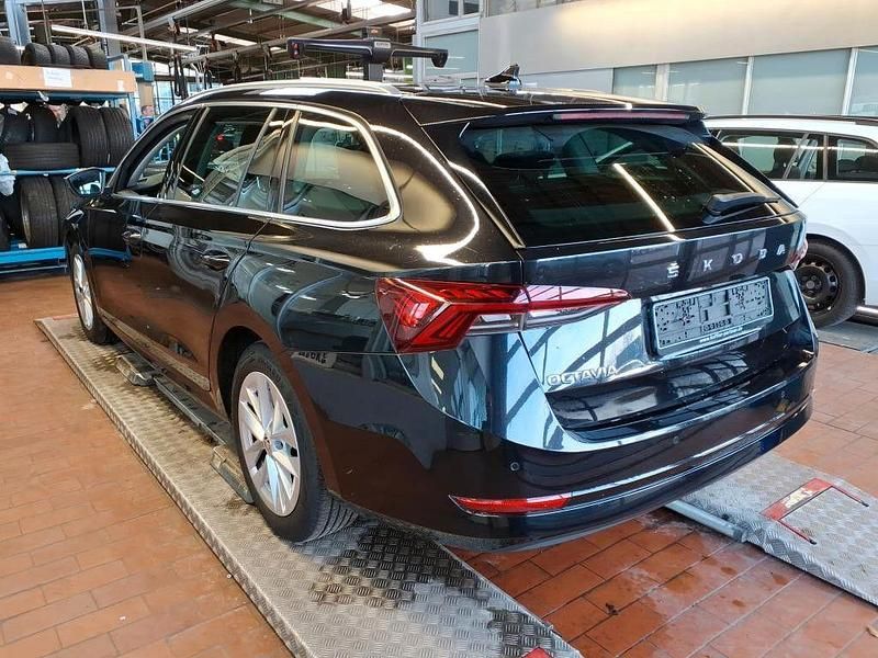 Gebraucht Skoda Octavia Style 150 PS (110 kW) 2022 Cerna magic/black magic Kombi