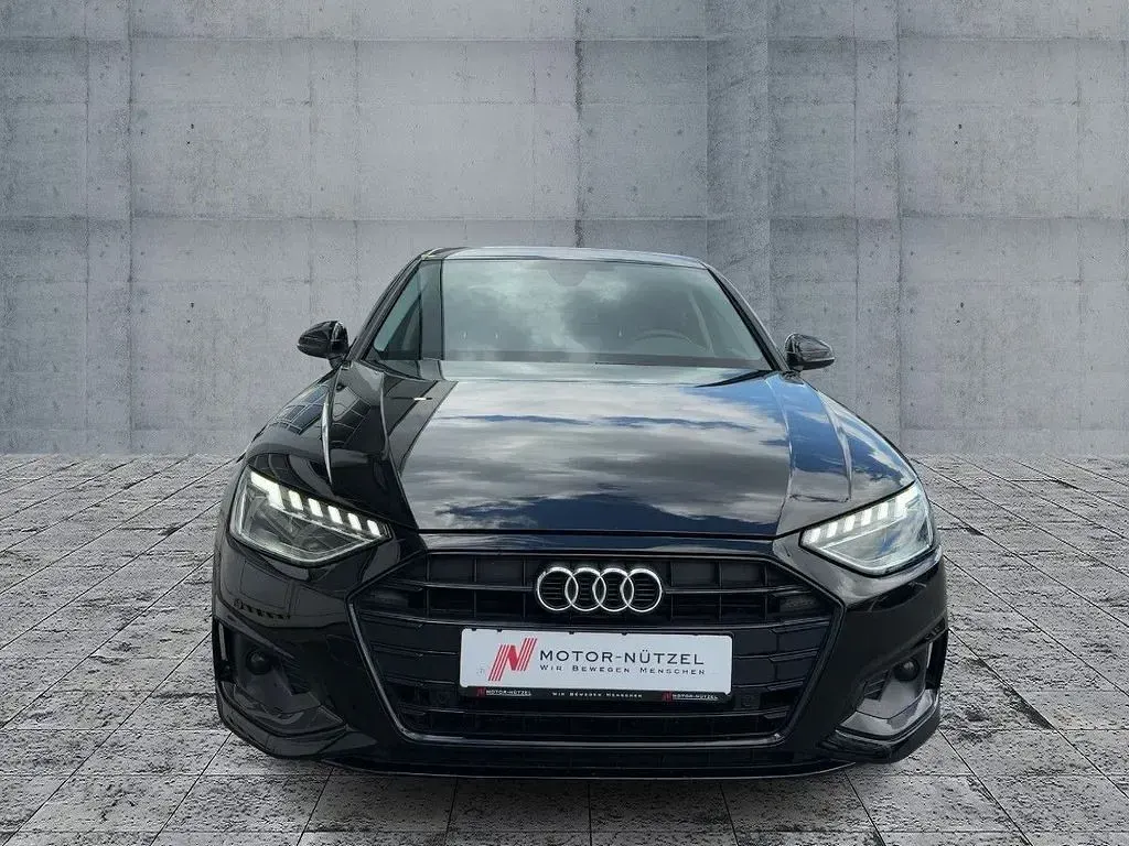 Gebraucht Audi A4 Advanced 163 PS (119 kW) 2023 Schwarz Limousine
