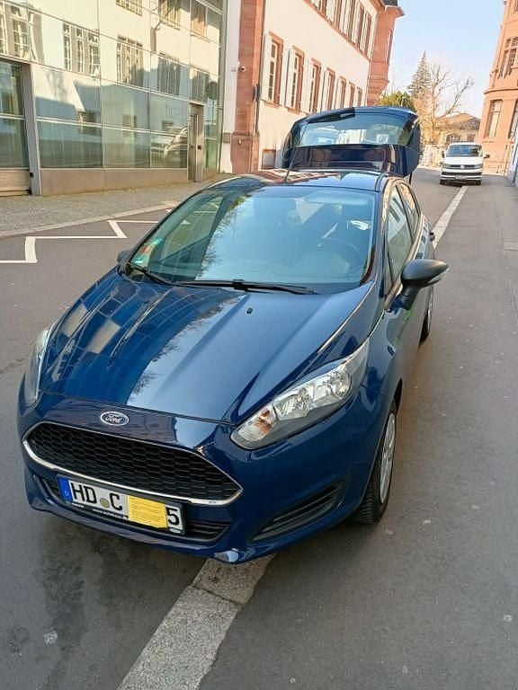 Gebraucht Ford Fiesta 60 PS (44 kW) 2016 Blau Limousine