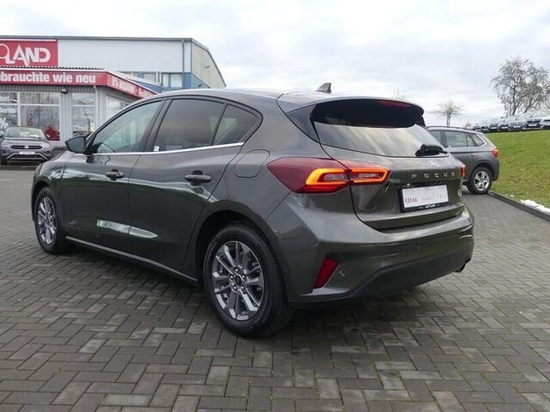 Gebraucht Ford Focus 125 PS (91 kW) 2022 Grau Limousine