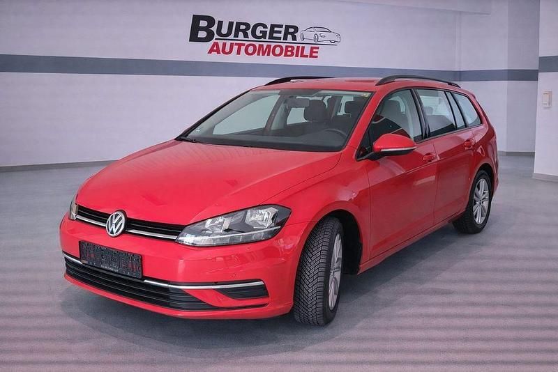 Gebraucht VW Golf VII Trendline 116 PS (85 kW) 2018 Rot Kombi