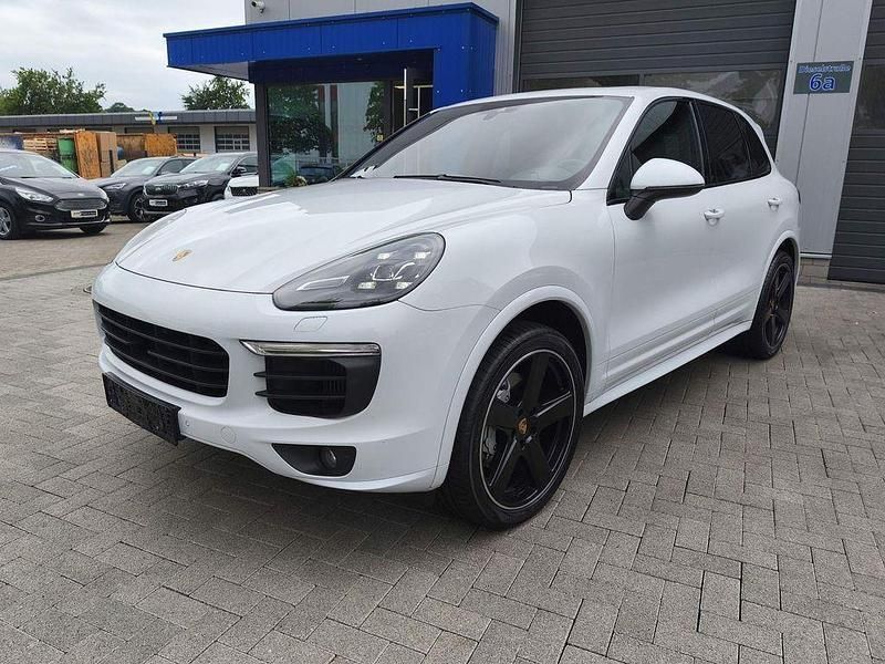Weiß (weiß) Gebraucht 2017 Porsche Cayenne S Platinum Edition SUV | 37.480 € (Fairer Preis) - Bild 1/4