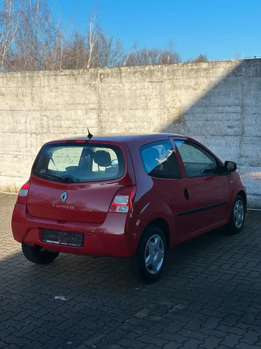 Gebraucht Renault Twingo Authentique 75 PS (55 kW) 2011 Rot Kleinwagen