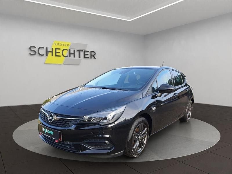 Onyxschwarz metallic (metallic) Gebraucht 2020 Opel Astra Limousine | 13.490 € (Fairer Preis) - Bild 1/4