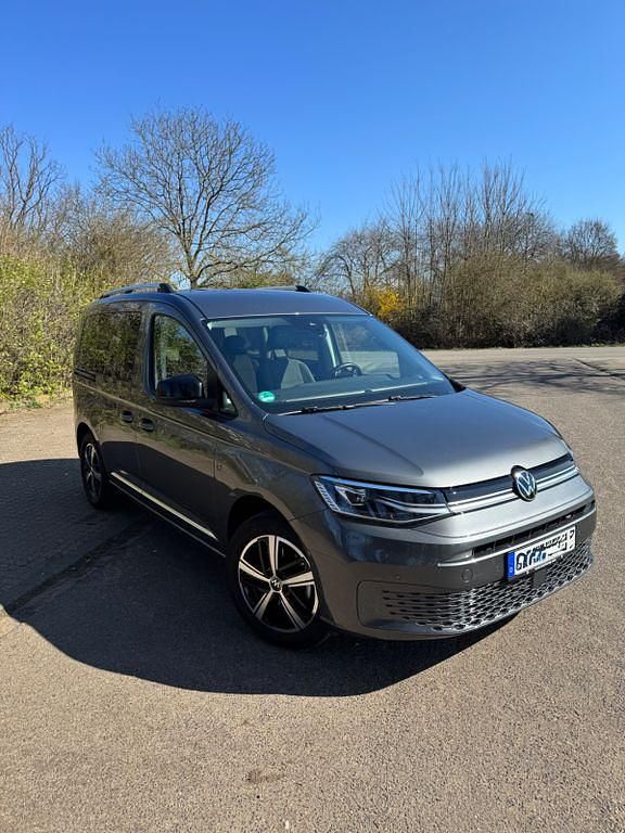 Gebraucht VW Caddy Style 116 PS (85 kW) 2024 Grau Van / Kleinbus