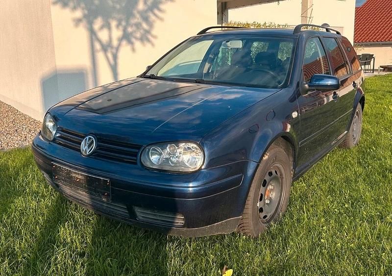 Blau Gebraucht 2003 VW Golf IV Kombi | 2.500 € (Etwas zu teuer) - Bild 1/4