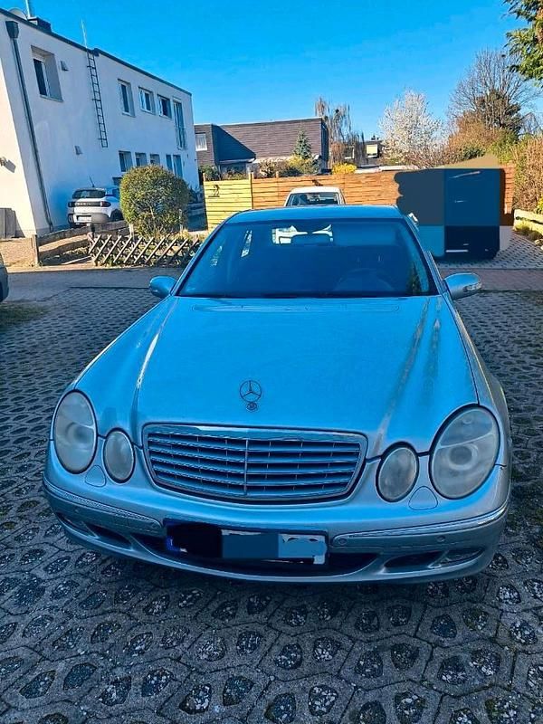 Gebraucht Mercedes E200 Elegance 122 PS (89 kW) 2003 Silber Limousine