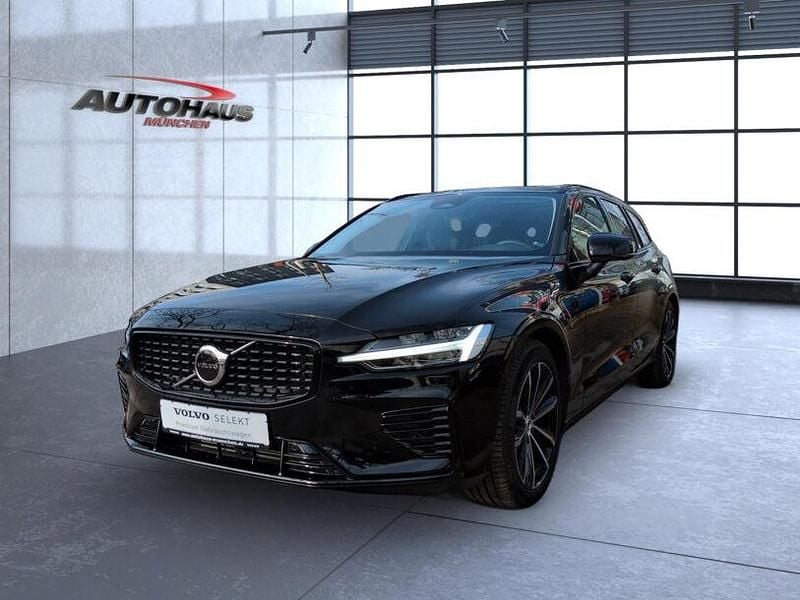 Gebraucht Volvo V60 Plus 455 PS (334 kW) 2022 Onyx black (metallic) Kombi
