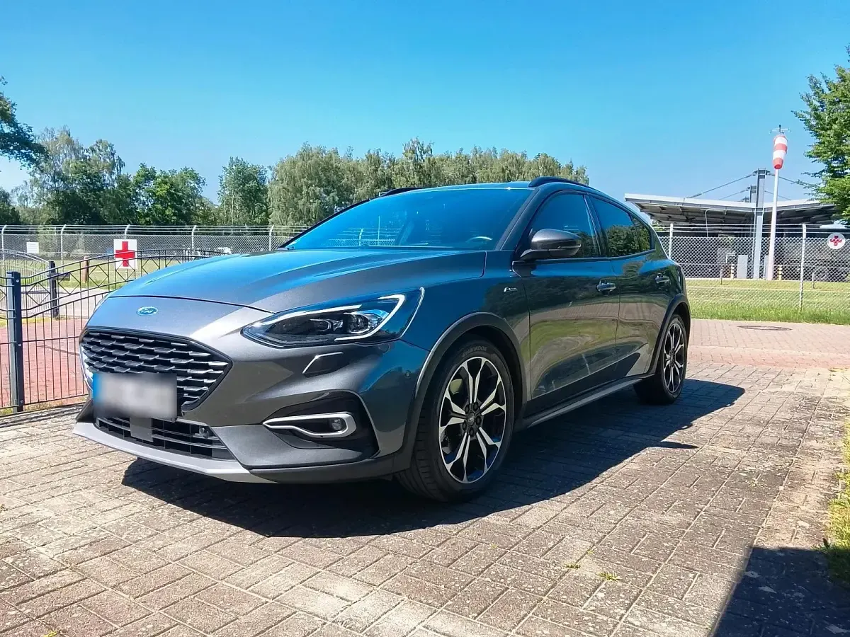 Gebraucht Ford Focus 182 PS (133 kW) 2019 Grau Kleinwagen