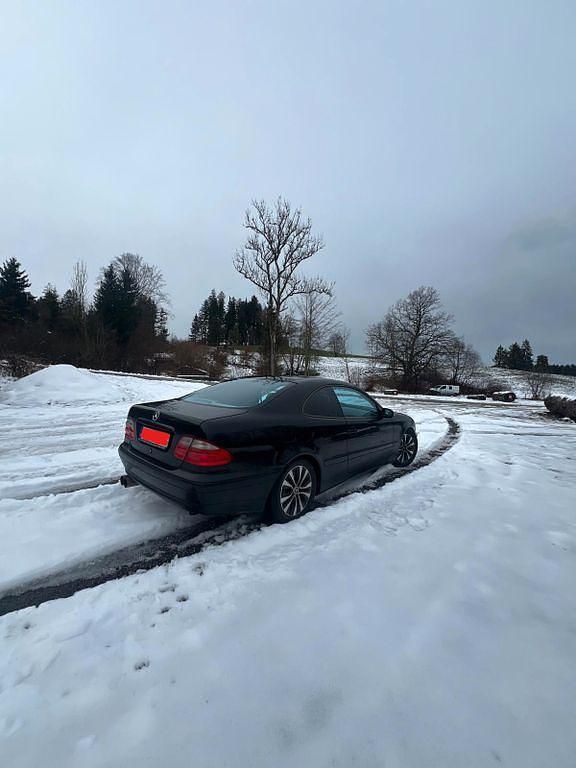 Gebraucht Mercedes CLK230 Avantgarde 197 PS (144 kW) 2001 Schwarz Coupé