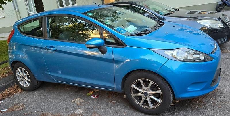 Schwarz Gebraucht 2015 Ford Fiesta Trend Kleinwagen | 3.900 € (Superpreis) - Bild 1/4