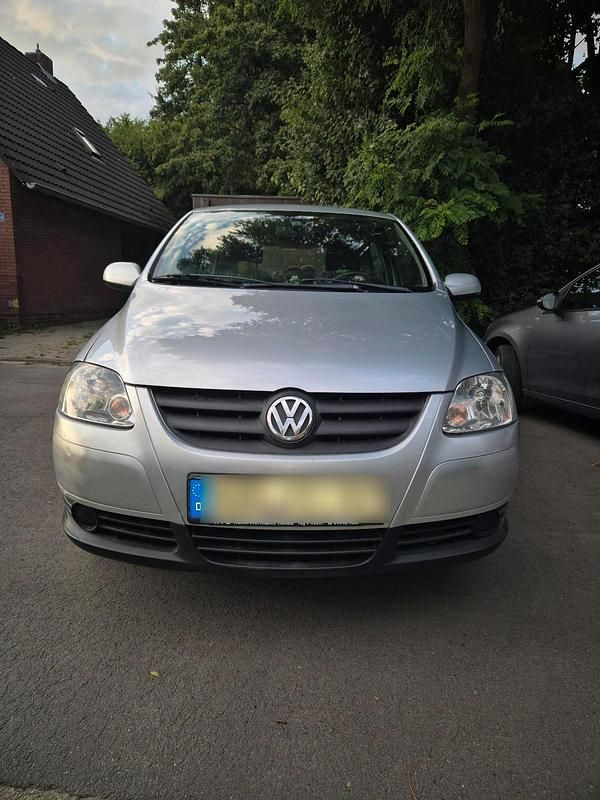 Silber Gebraucht 2006 VW Fox Kleinwagen | 950 € (Guter Preis) - Bild 1/4