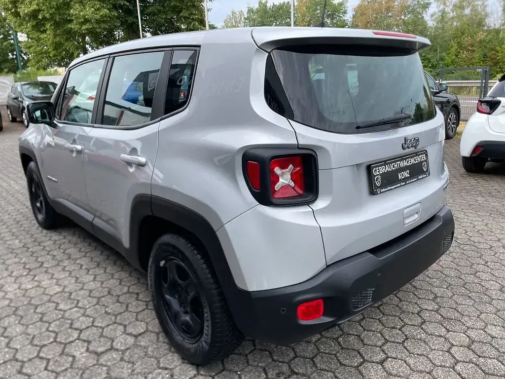 Gebraucht Jeep Renegade Longitude 120 PS (88 kW) 2021 Silber SUV