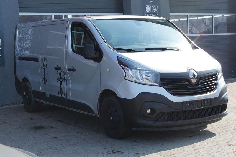 Gebraucht Renault Trafic Komfort 145 PS (106 kW) 2019 Grau Van / Kleinbus