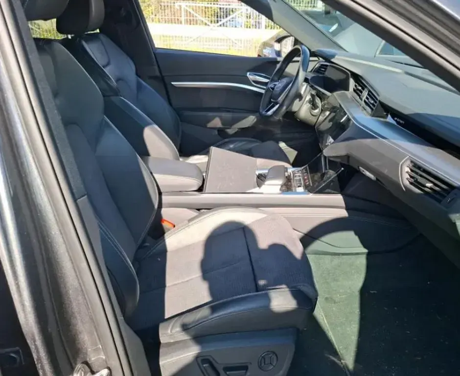 Gebraucht Audi e-tron S-Line 300 kW (408 PS) 2022 Grau SUV