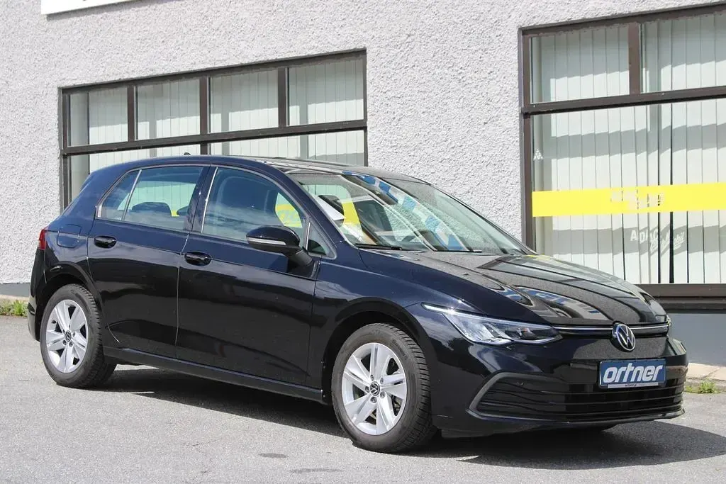 Gebraucht VW Golf VIII Life 110 PS (80 kW) 2022 Schwarz Limousine